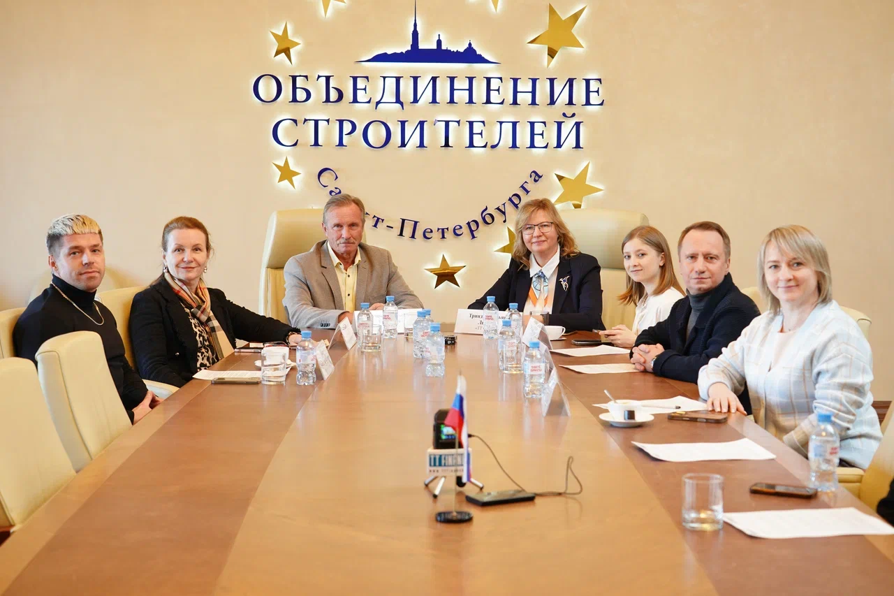 Участники круглого стола  «Недвижимость в фокусе: итоги – 2025 и сценарии – 2026»