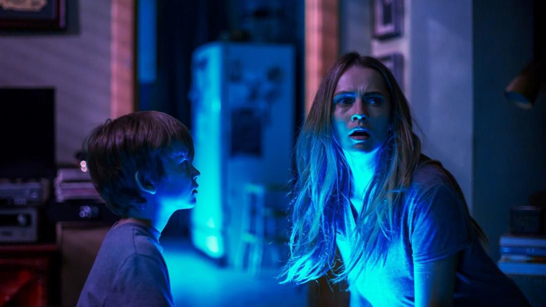 В Фильме Ужасов «И Гаснет Свет» Действует Молчаливая Галлюцинация -  Ведомости