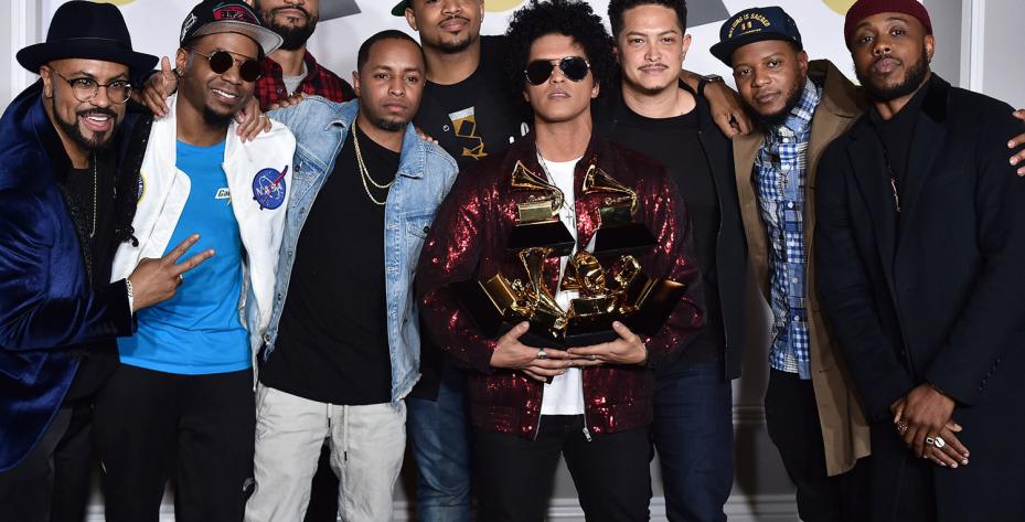 Bruno Mars Poluchil Gremmi V Nominaciyah Pesnya I Zapis Goda Vedomosti