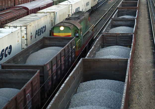 Попытка РЖД заработать на экспортных грузах может снизить их поток, предупреждают грузоотправители