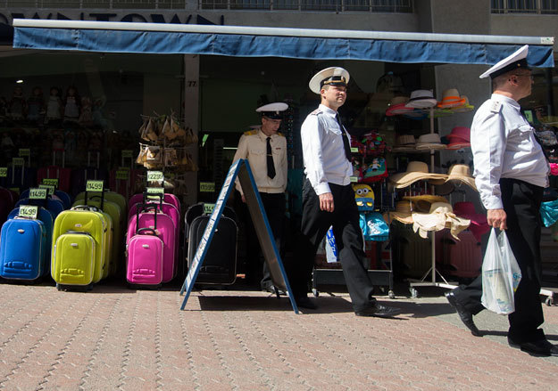 Россияне стали экономить на путешествиях. Пока несущественно