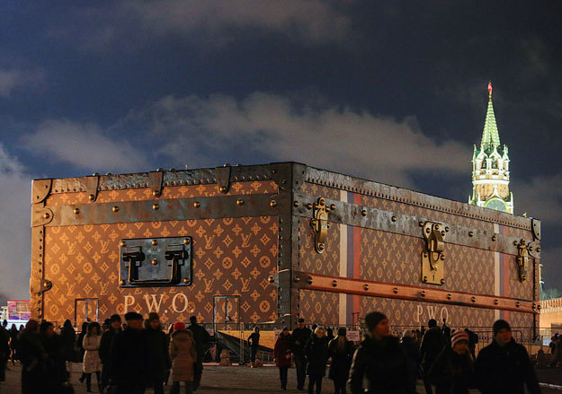 Вчера московские магазины Louis Vuitton ждали новых цен из штаб-квартиры в Париже