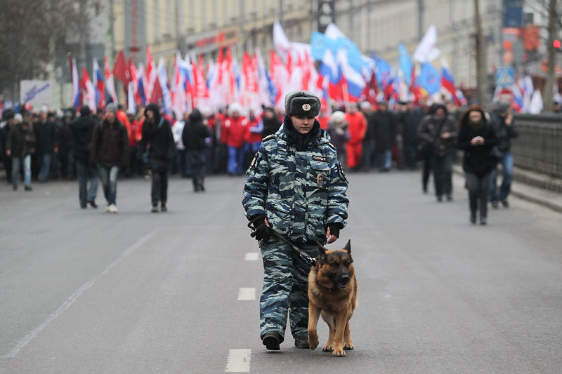 Шествие сторонников ввода войск

Шествие в Москве в поддержку соотечественников на Украине