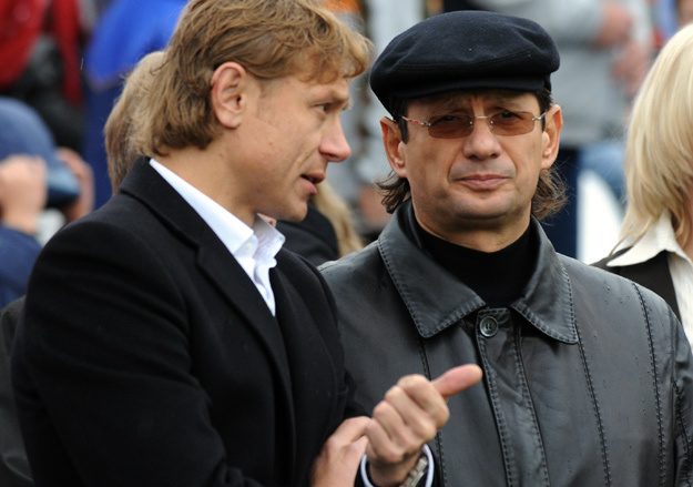 Владелец "Спартака" Леонид Федун (справа) наконец решил расстаться с Валерием Капиным