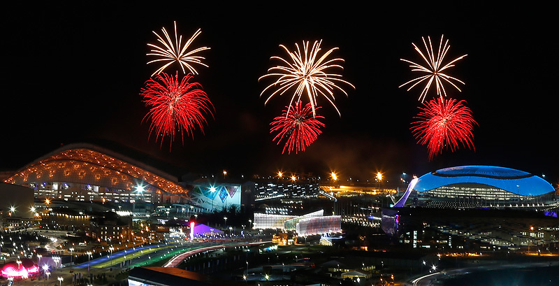 Салют над Олимпийским парком во время генеральной репетиции церемонии открытия