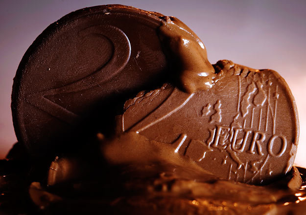 Рублю в этом году пока приходится совсем несладко