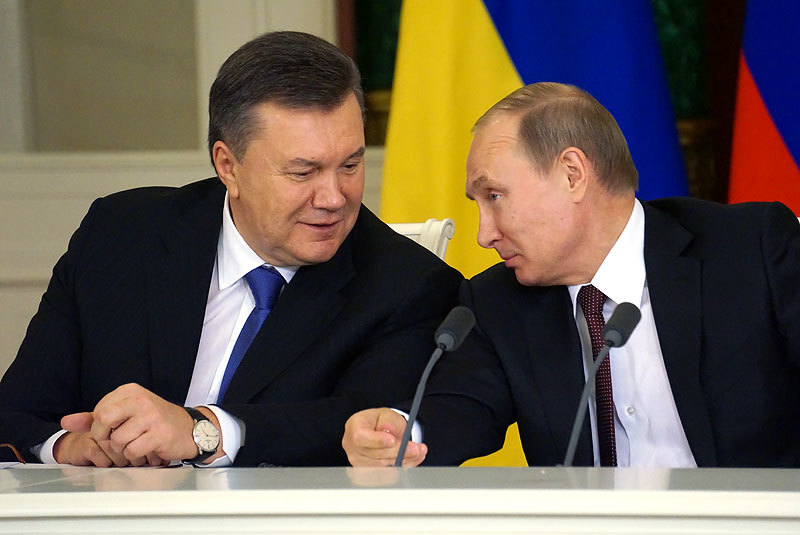Виктор Янукович и Владимир Путин обсуждают покупку Россией облигаций Украины на $15 млрд