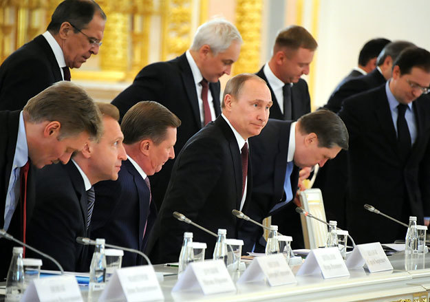 Российское руководство дружно поднялось на помощь Украине