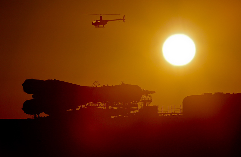 Транспортировка ракеты-носителя "Союз-ФГ" с олимпийской символикой Сочи-2014