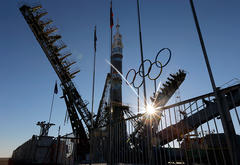 "Союз-ФГ" с космическим кораблем "Союз ТМА-11М" на стартовой площадке космодрома "Байконур"