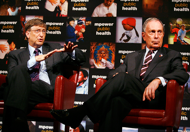 Основатель Microsoft Билл Гейтс и мэр Нью-Йорка Майкл Блумберг жертвовали деньги на борьбу с табакокурением. Блумберг ввел запрет на курение в барах и ресторанах Нью-Йорка