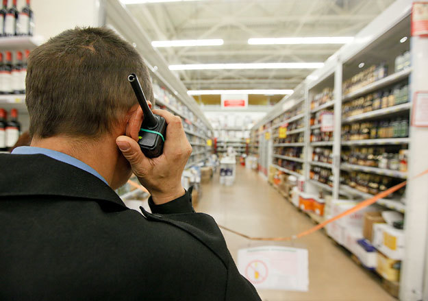 Алкоголем не могут торговать 11 магазинов «Ашана»