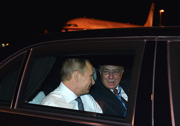 Владимир Путин, прибывший на саммит G20, и посол России в Австралии Владимир Морозов
