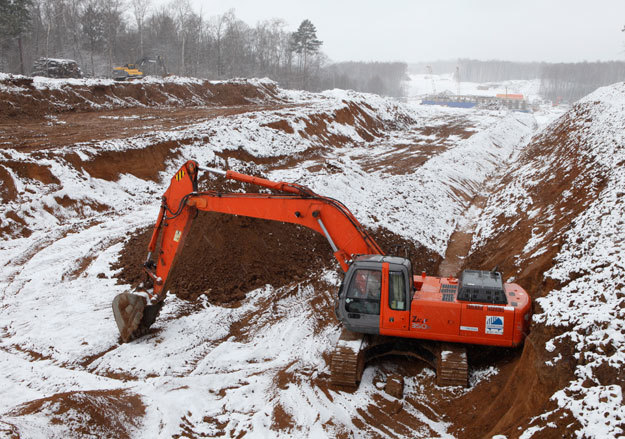 Перерывы в стройке дороги Москва - Санкт-Петербург могут дорого обойтись государству