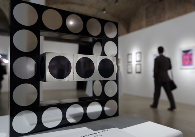 Черно-белые работы Вазарели еще загадочнее цветных