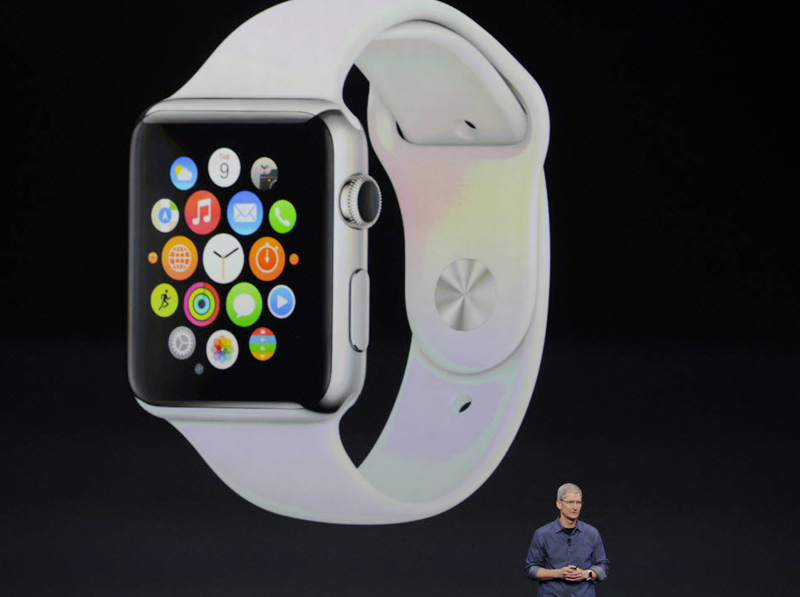 Тим Кук представляет умные часы Apple Watch