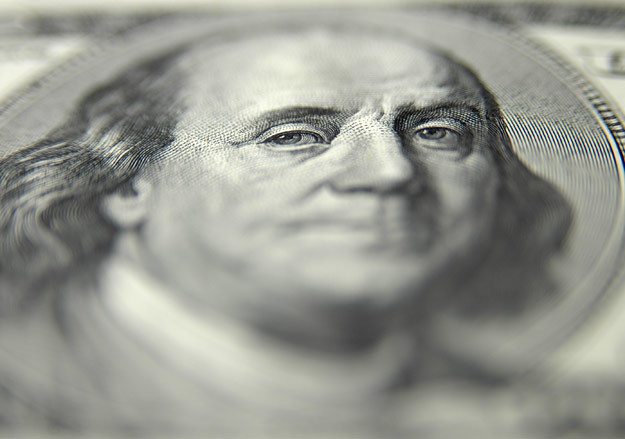 Доллар постепенно исчезает с российского рынка