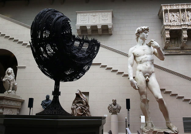 «Наутилус» Вима Дельвуа вписался в Итальянский дворик как родной