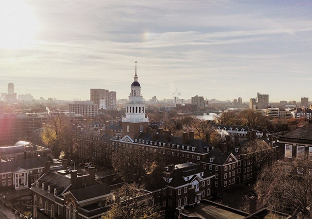 Соединенные Штаты Америки

111. Айовский университет (University of Iowa)
112. Бостонский университет (Boston University)
113. Вашингтонский университет (University of Washington)
114. Вашингтонский университет в Сент-Луисе (Washington University in St. Louis)
115. Висконсинский университет в Мэдисоне (University of Wisconsin - Madison)
116. Гавайский университет в Маноа (University of Hawaii at Mänoa)
117. Гарвардский университет (Harvard University), на фото
118. Дартмутский колледж (Dartmouth College) экономика и управление
119. Западный резервный университет Кейза (Case Western Reserve University)
120. Иллинойский университет в Урбане-Шампейне (University of Illinois at Urbana-Champaign)
121. Иллинойский университет в Чикаго (University of Illinois at Chicago)
122. Индианский университет в Блумингтоне (Indiana University Bloomington)
123. Йельский университет (Yale University)
124. Калифорнийский технологический институт (California Institute of Technology)
125. Калифорнийский университет в Беркли (University of California, Berkeley)
126. Калифорнийский университет в Дэвисе (University of California, Davis)
127. Калифорнийский университет в Ирвайне (University of California, Irvine)
128. Калифорнийский университет в Лос-Анджелесе (University of California, Los Angeles)
129. Калифорнийский университет в Риверсайде (University of California, Riverside)
130. Калифорнийский университет в Сан-Диего (University of California, San Diego)
131. Калифорнийский университет в Санта-Барбаре (University of California, Santa Barbara)
132. Калифорнийский университет в Санта-Круз (University of California, Santa Cruz)
133. Колорадский университет в Болдере (University of Colorado at Boulder)
134. Колумбийский университет (Columbia University)
135. Корнеллский университет (Cornell University)
136. Массачусетский технологический университет (Massachusetts Institute of Technology)
137. Миннесотский университет в Твин Ситиз (University of Minnesota, Twin Cities)
138. Мичиганский университет в Анн-Арбор (University of Michigan, Ann Arbor)
139. Мэрилендский университет в Колледж Парке (University of Maryland, College Park)
140. Нью-Йоркский университет (New York University)
141. Пенсильванский университет (University of Pennsylvania)
142. Питтсбургский университет (University of Pittsburgh)
143. Политехнический институт Ренсселира (Rensselaer Polytechnic Institute)
144. Принстонский университет (Princeton University)
145. Рочестерский университет (University of Rochester)
146. Северо-Западный университет (Northwestern University)
147. Стэнфордский университет (Stanford University)
148. Техасский аграрно-технический университет (Texas A&M University)
149. Техасский университет в Остине (The University of Texas at Austin)
150. Технологический институт штата Джорджия (Georgia Institute of Technology)
151. Университет Брауна (Brown University)
152. Университет Вандербильта (Vanderbilt University)
153. Университет в Стоуни-Брук (Stony Brook University)
154. Университет Джона Хопкинса (Johns Hopkins University)
155. Университет Дюка (Duke University)
156. Университет Карнеги-Меллон (Carnegie Mellon University)
157. Университет Майами (University of Miami)
158. Университет Нотр-Дам-дю-Лак (University of Notre Dame du Lac) образование и педагогические науки
159. Университет Пердью - Уэст-Лафайетт (Purdue University - West Lafayette)
160. Университет Райса (Rice University)
161. Университет Северной Каролины в Чейпл-Хилл (University of North Carolina at Chapel Hill)
162. Университет Тафтса (Tufts University)
163. Университет Флориды (University of Florida)
164. Университет штата Аризона (University of Arizona)
165. Университет штата Аризона в Темпе (Arizona State University - Tempe)
166. Университет штата Айова (Iowa State University)
167. Университет штата Вирджиния (University of Virginia)
168. Университет штата Массачусетс в Амхерсте (University of Massachusetts, Amherst)
169. Университет штата Мичиган (Michigan State University)
179. Университет штата Нью-Джерси имени Г. Рутгерса в Нью-Брансуике (Rutgers, The State University of New Jersey, New Brunswick)
180. Университет штата Огайо - Колумбус (Ohio State University - Columbus)
181. Университет штата Пенсильвания - Юниверсити-Парк (Pennsylvania State University - University Park)
182. Университет Эмори (Emory University)
183. Университет Южной Калифорнии (University of Southern California)
184. Университет Юты (University of Utah)
185. Чикагский университет (University of Chicago)
186. Детский научный госпиталь Св. Иуды университета Джона Хопкинса (All Children's Hospital - Johns Hopkins Medicine)
187. Мемориальный онкологический центр имени Слоуна-Кеттеринга (Memorial Sloan-Kettering Cancer Center)