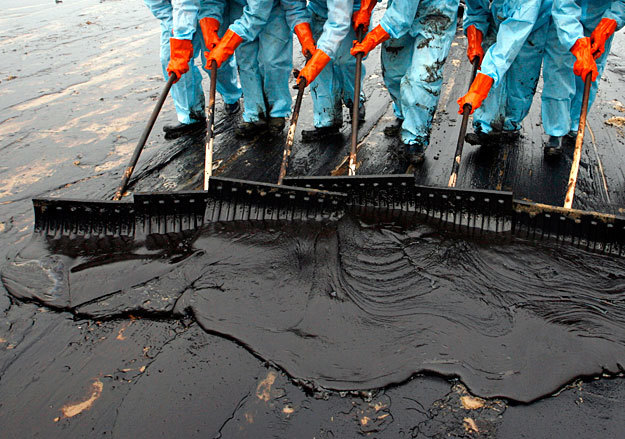 Попытка решить бюджетные проблемы за счет нефтяников пока не удалась