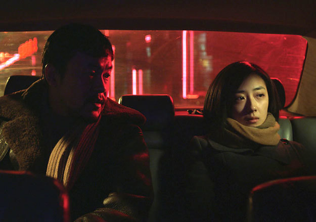 Китайский фильм «Черный уголь, тонкий лед» - об убийце, уничтожающем население поселка в честь молчаливой сотрудницы химчистки