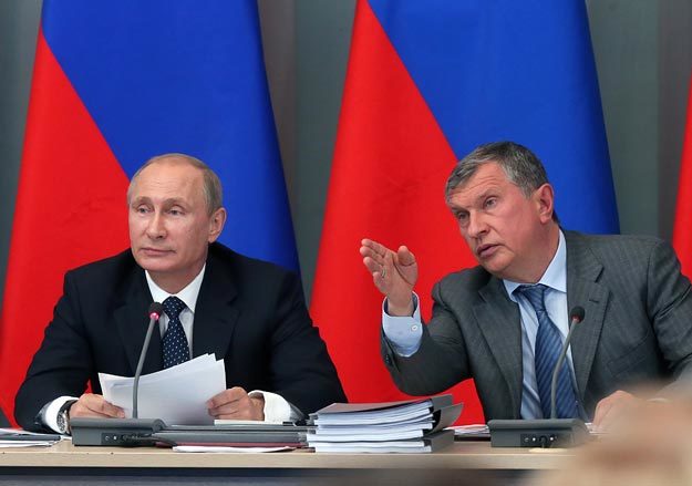 Владимир Путин и Игорь Сечин на заседании президентской комиссии по ТЭК