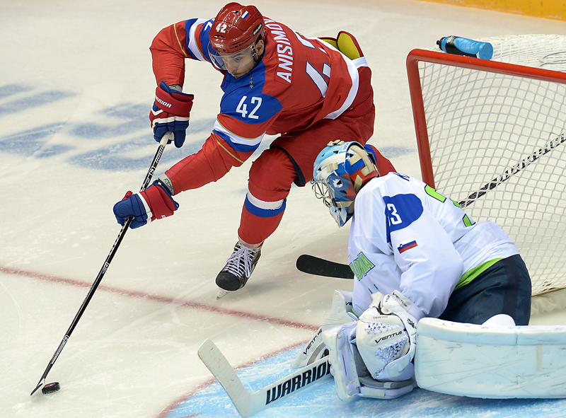 Артем Анисимов

Нападающий Columbus Blue Jackets Артем Анисимов не набрал на турнире в Сочи ни одного очка. В отсутствии звездных центрфорвардов Евгения Малкина и Павла Дацюка у него есть шанс исправиться и показать, на что он способен.