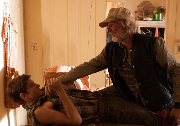 Гэри Полтер (справа) до съемок в фильме «Джо» был бродягой и с бытовым насилием знаком не понаслышке