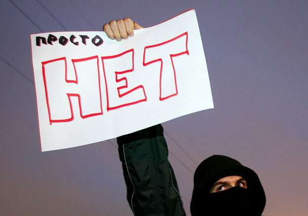 Возможностей публично критиковать политику властей у россиян все меньше