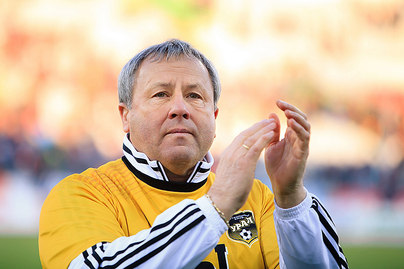 Павел Гусев, "Урал"

Павел Гусев ушел с поста главного тренера ФК "Урал" 1 августа 2013 г. по собственному желанию, объяснив решение семейными обстоятельствами. Новым главным тренером "Урала" стал старший тренер команды Олег Василенко, работавший в ставропольском "Динамо", ЦСКА, "Сатурне", "Жемчужине-Сочи" и минском "Динамо".