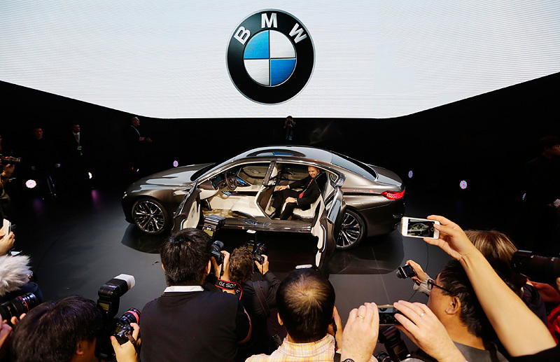 BMW представила на автосалоне в Пекине концепт Vision Future Luxury, близко предсказывающий будущую флагманскую модель марки 9-серии. Подробнее: Фотогалерея BMW Vision Future Luxury.