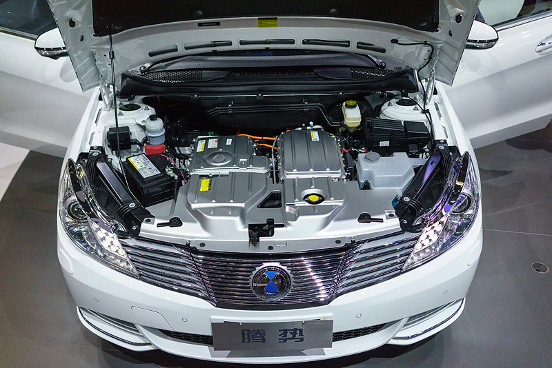 BYD Denza - готовая к производству версия совместного электромобиля немецкого Daimler и его китайского партнера BYD.