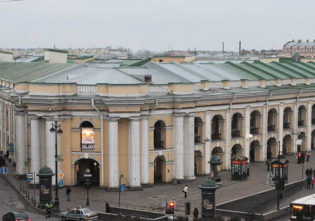 Главным преимуществом Гостиного двора остается его расположение