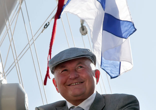 До недавнего времени о присоединении Крыма говорили только этнонационалисты и часть «имперцев», в том числе ЛДПР и такие политики, как Юрий Лужков и Сергей Бабурин. Теперь это «генеральная линия»