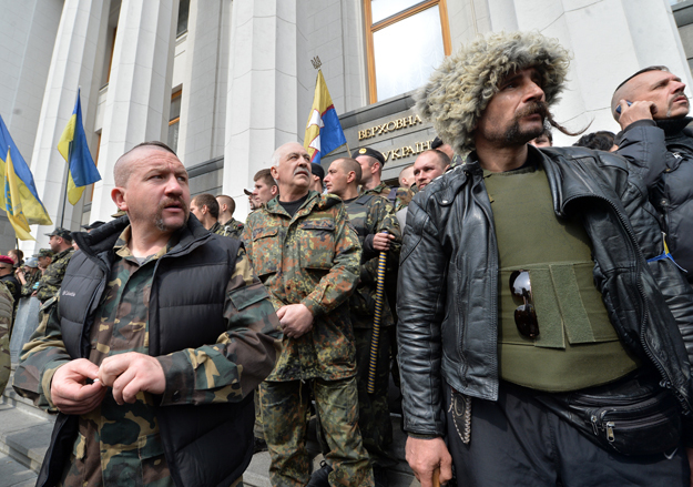 Атаковать Донбасс требовали активисты в Киеве
