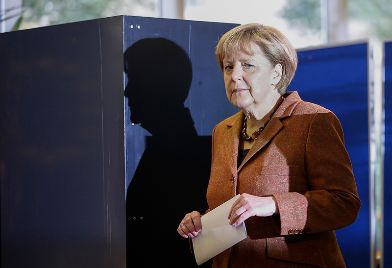 Ангела Меркель на избирательном участке