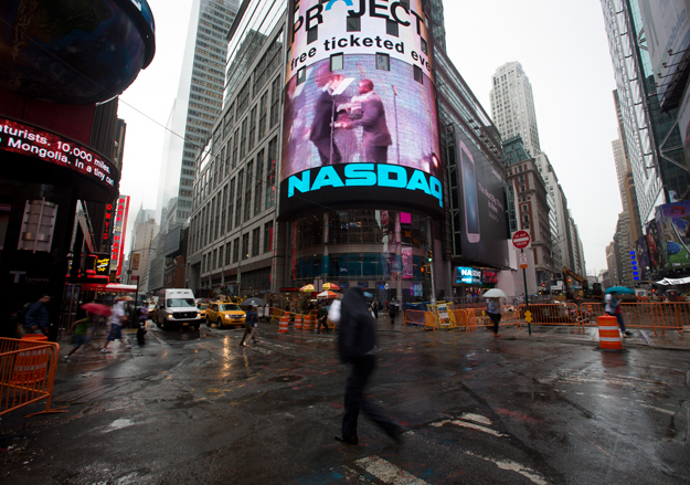 Самая частая причина смены Нью-Йоркской биржи на NASDAQ - более низкие расценки последней