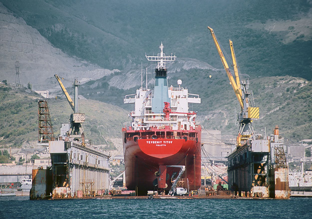 «Уралсиб» не раскрывает, в чьих интересах куплены 5,03% акций НМТП