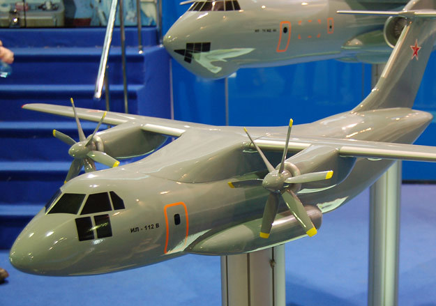 Макет самолёта Ил-112 на выставке МАКС-2009