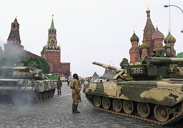 Во время августовского путча 1991 года.