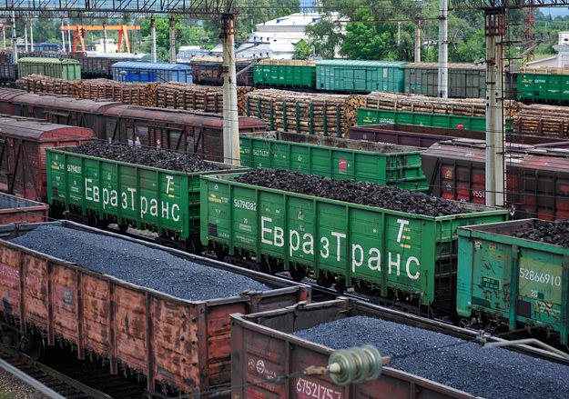 РЖД хочет узаконить низкую скорость движения грузов по дороге