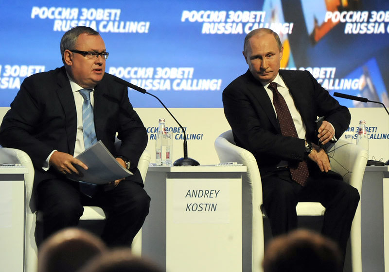 Владимир Путин и Андрей Костин