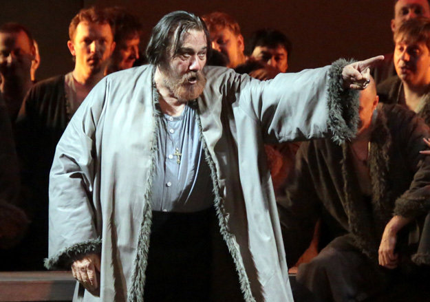 Самый харизматичный артист премьеры – Владимир Маторин в партии князя Галицкого