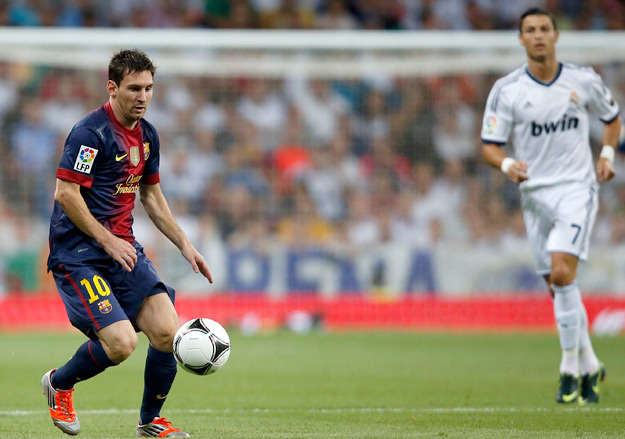 Лионеля Месси (слева) оценили как двух Криштиану Роналду (справа)