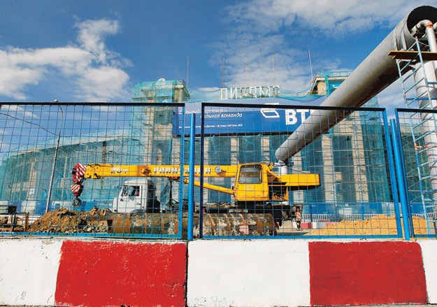 Через четыре года на месте развалин старого «Динамо» будет современный стадион