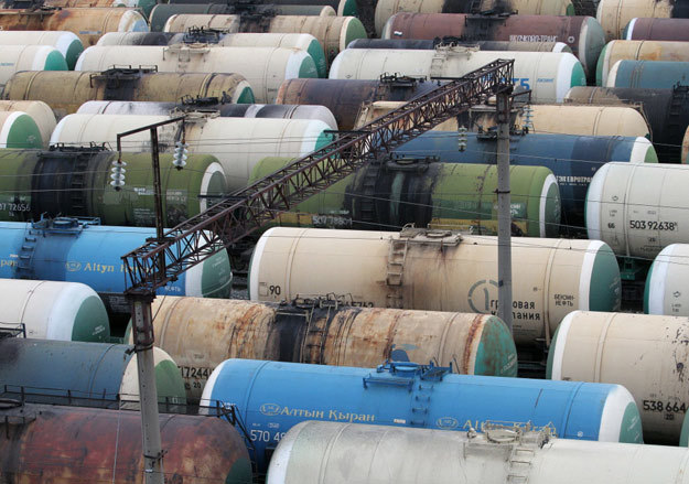 Кроме индексации тарифов на перевозку нефти и нефтепродуктов РЖД просит еще и 30 млрд руб. субсидий