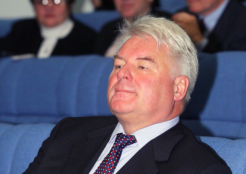 Валерий Голубев, заместитель председателя правления «Газпрома». Как следует из документов, ему принадлежала половина акций Sander International Inc., зарегистрированной на Британских Виргинских островах в 2008 г. и ликвидированной позднее в том же году. Голубев хорошо знаком с Путиным еще с 1990-х гг., когда они вместе работали.