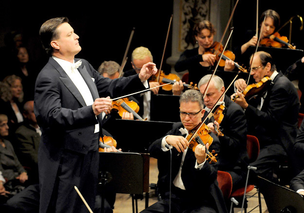 Победы на оперном поприще Кристиан Тилеман дополнил серьезными концертными выступлениями