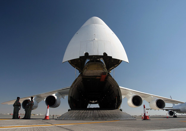 Лизинг двух «Русланов» может приносить Александру Лебедеву до $1 млн ежемесячно