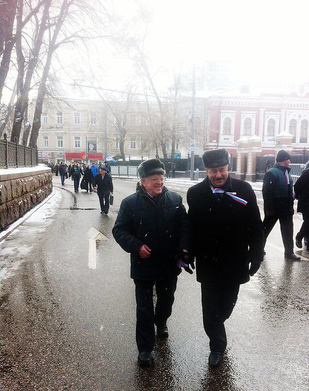 Подготовка к шествию и митингу в защиту детей